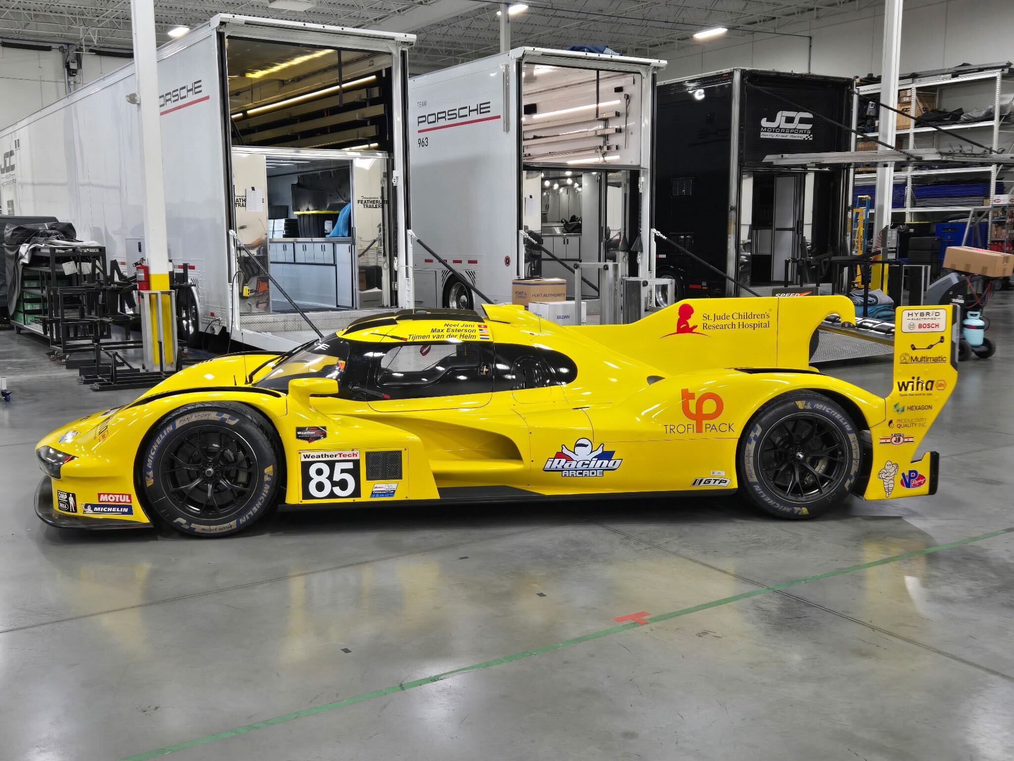 iRacing Arcade Celebrates Demo Release with Max Esterson Partnership at Petit Le Mans