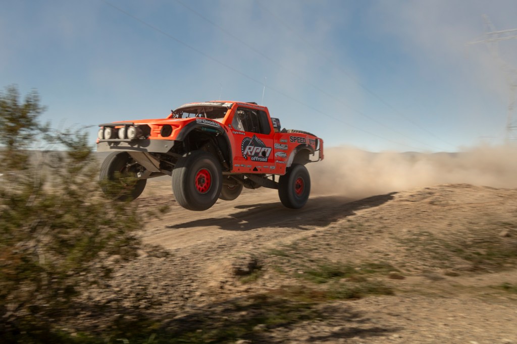 #AORC: Robby and Max Gordon Team Up to Win 2026 Parker 400 Unlimited&nbsp;Race